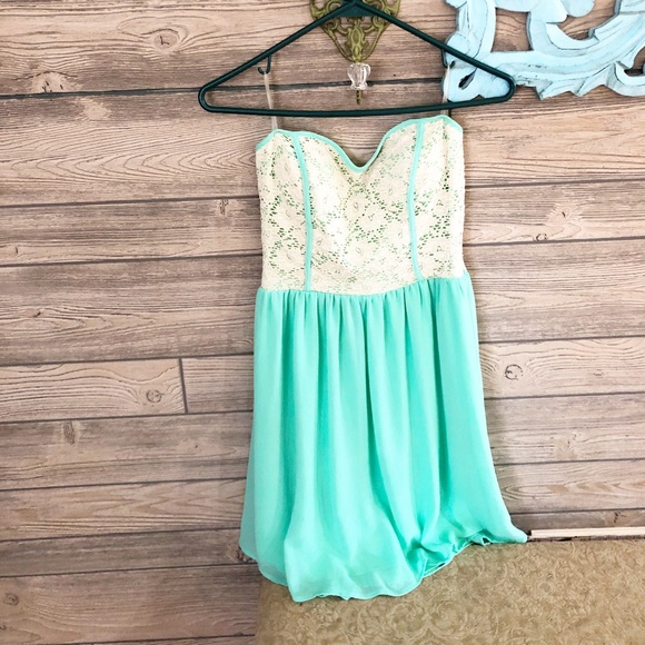 Francesca’s Button’s strapless lace dress/top - Picture 1 of 8